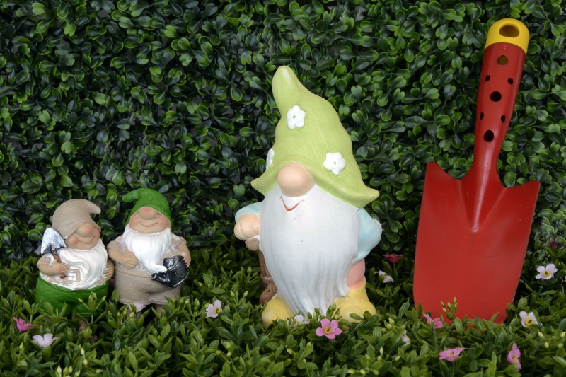 jardinerie-TOULON-min_garden-gnome-1404358